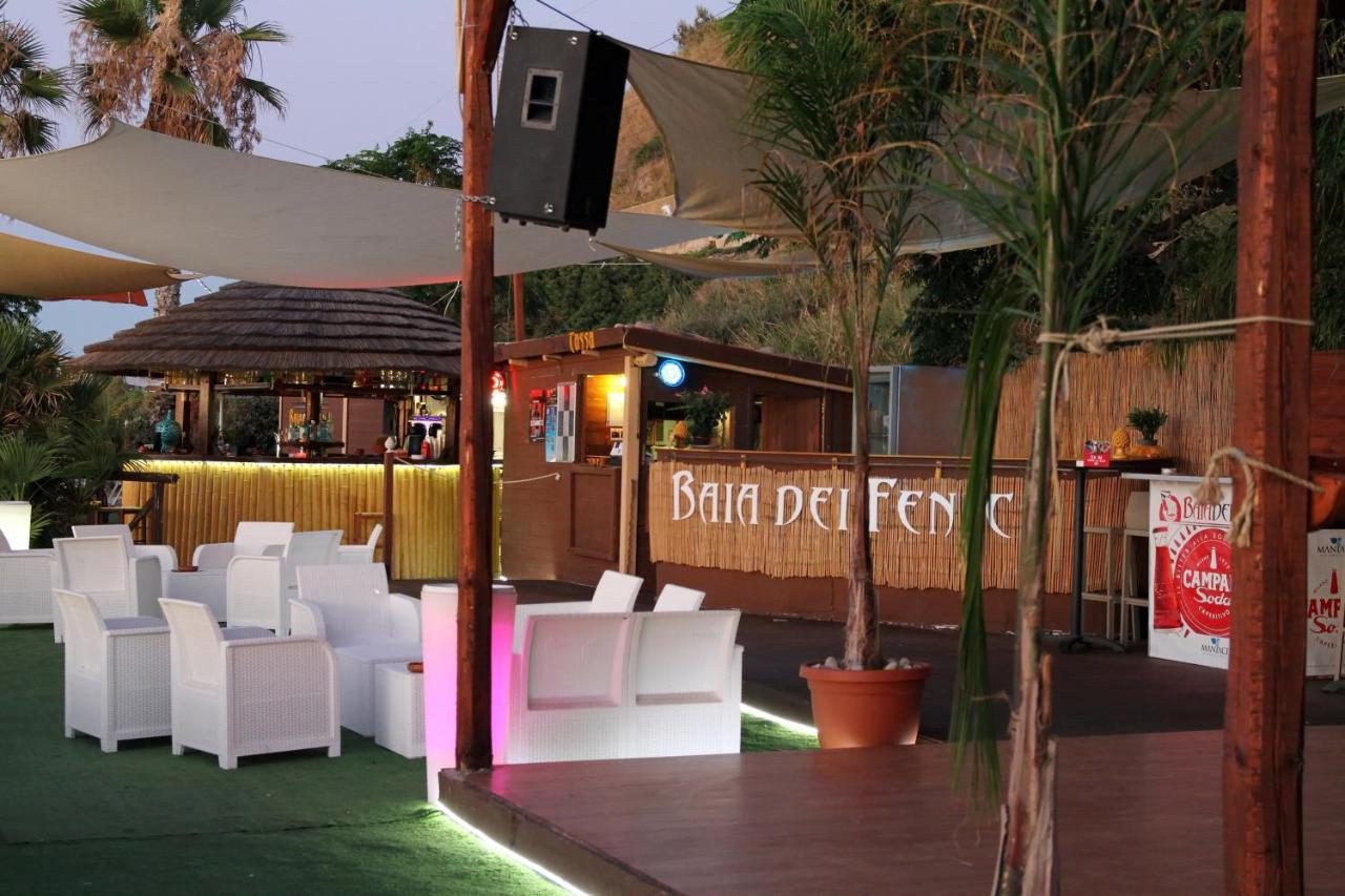 Tenuta Petreria 1 con accesso diretto al mare Santo Stefano di Camastra Esterno foto